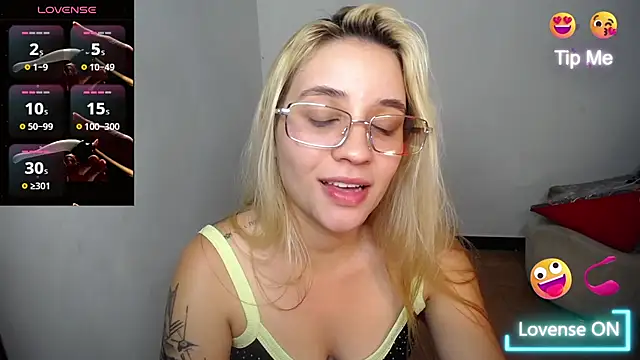 Ambar_lynn01 live cam on StripChat