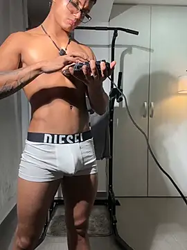 Paradise_boy__ live cam on StripChat