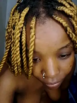 Prettyshiku012 live cam on StripChat