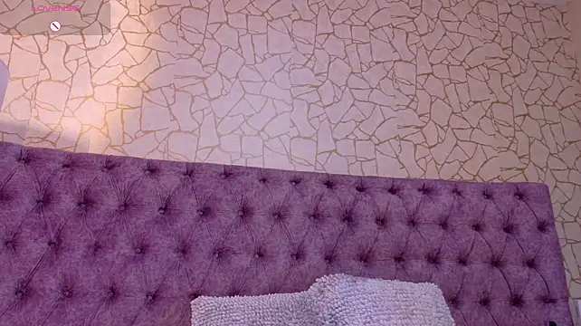Noha_Valmont live cam on StripChat