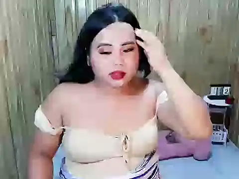queen_staceyy live cam on StripChat