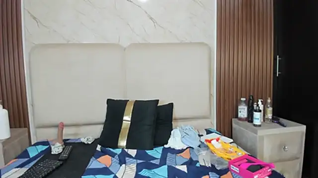 queenstarhy live cam on StripChat