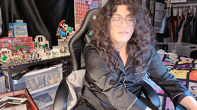 ShinyCherub live cam on StripChat