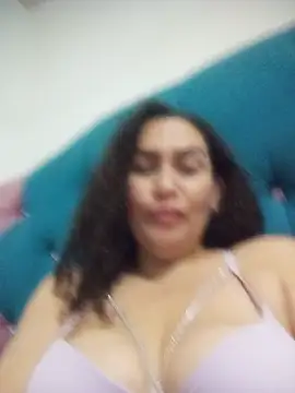 paulett15 live cam on StripChat