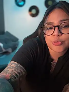 miacanela_xo live cam on StripChat