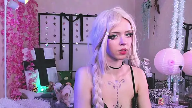 creamie_doll