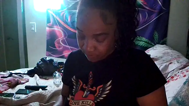 mzpretty444 live cam on StripChat