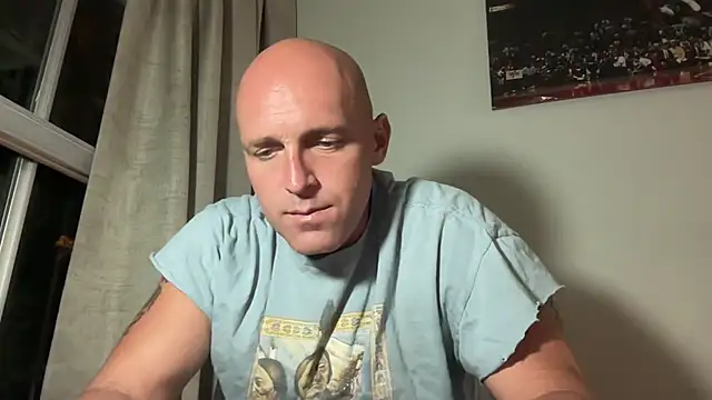 daswitch85 (Ask my age) - Dick down no condom