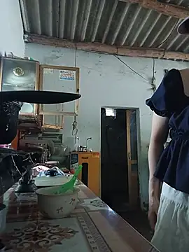 Bong_Hoa live cam on StripChat