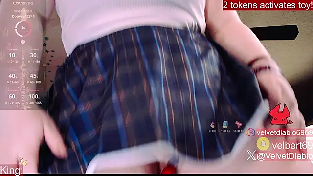 velvetdiablo (F young) - Upskirt pussy tease and play!