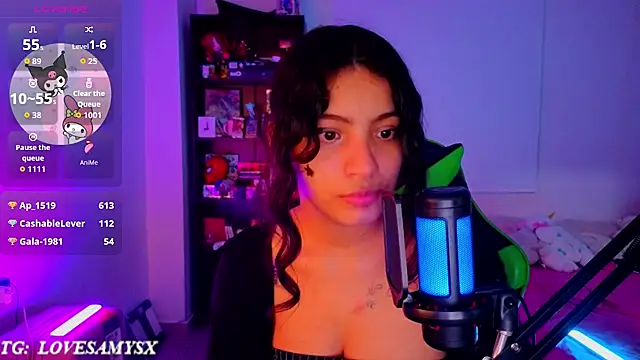 Lovelyamyy live cam on StripChat