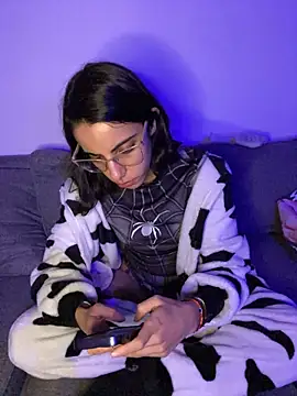 Poison_Ivy_29 live cam on StripChat