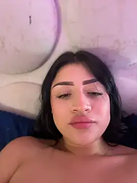 lucianaroy live cam on StripChat