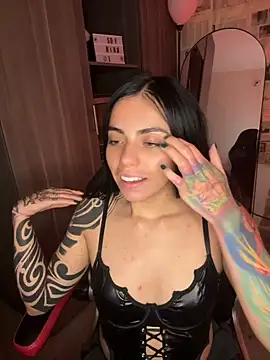 i_am_nina_ live cam on StripChat