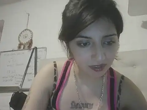 morenaghotpvt live cam on StripChat