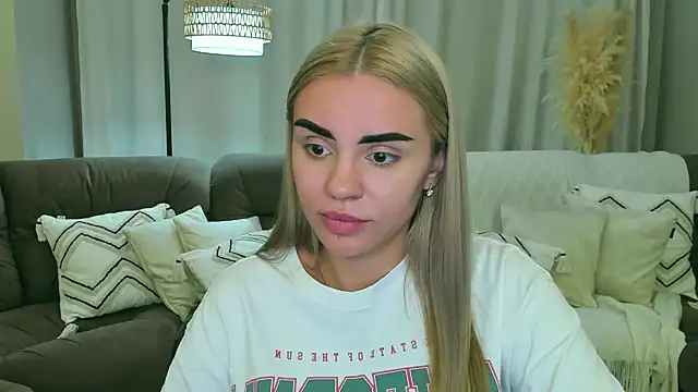 Gabi_Sky live cam on StripChat