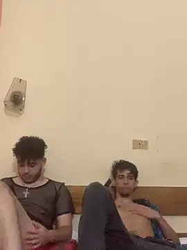 Danielserom23 live cam on StripChat