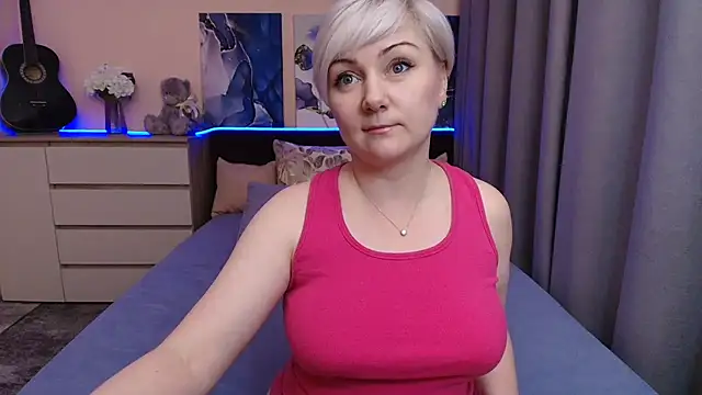 BlondPearl live cam on StripChat