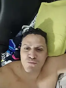 whiteass69 live cam on StripChat