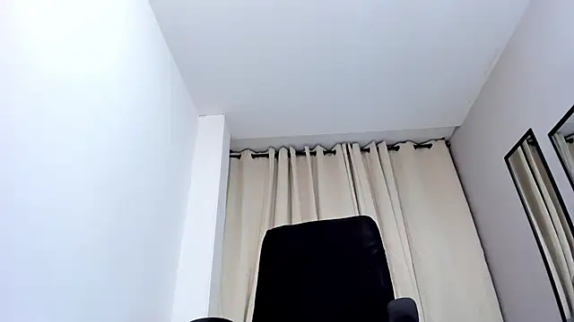 violeta_tepes (F young) - 🍓 FINGER IN MY PUSSY 🍓