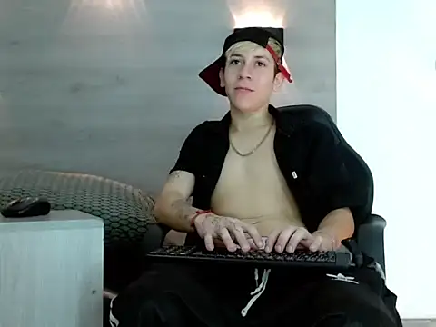 gaeliitto (M twink) - ALL NAKED:devil: