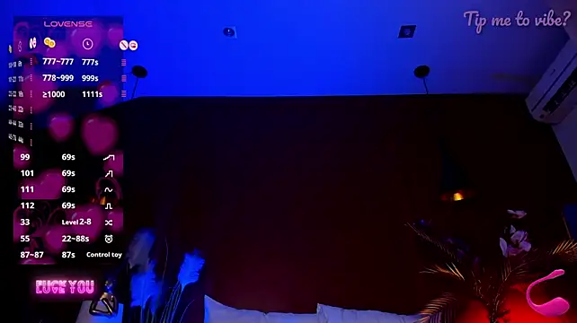 Mayzzie live cam on StripChat