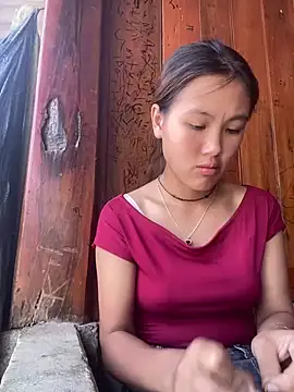 hoa_mai live cam on StripChat