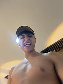 Lander_Cruz's live cam