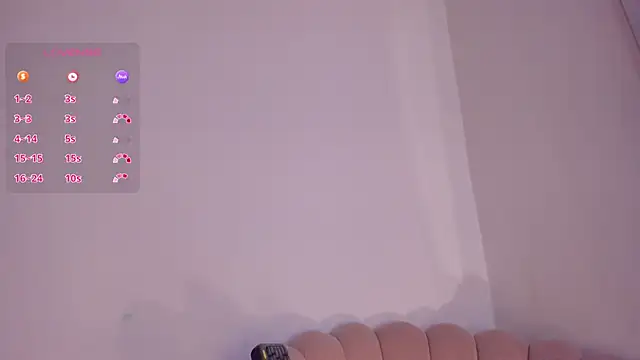 caroliinna_ live cam on StripChat