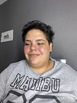 Hailey_Curvy