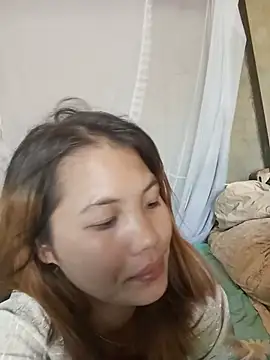 late2004 live cam on StripChat