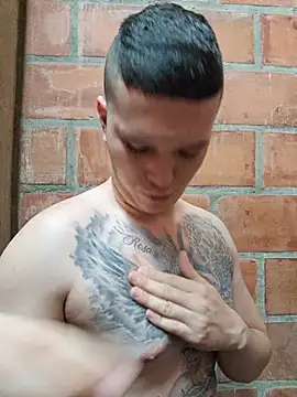 Mikedotow live cam on StripChat