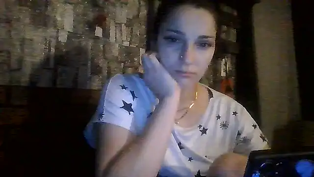 EmilyMoonlight live cam on StripChat