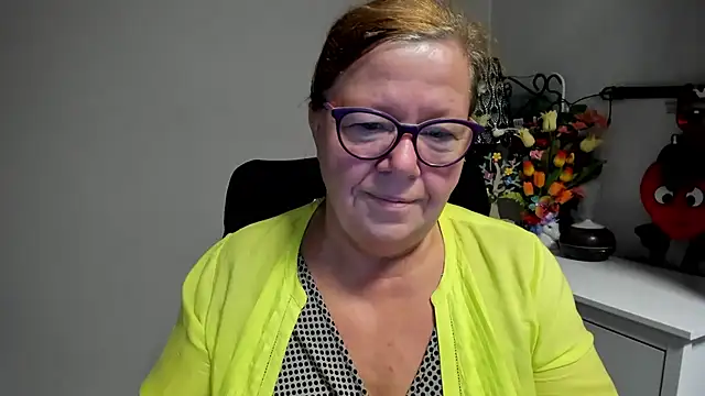Adelewildx live cam on StripChat