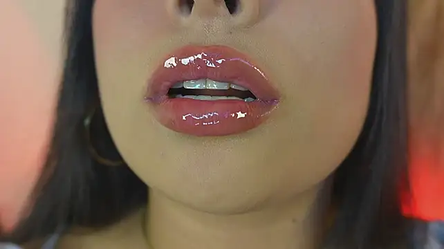mia_roux1 live cam on StripChat
