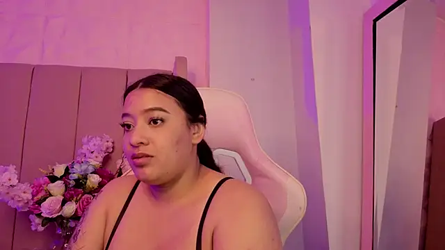 MollyBigBoobs12 live cam on StripChat