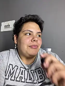 Hailey_Curvy