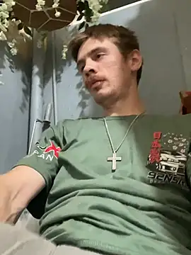 WhiteBullD317 live cam on StripChat