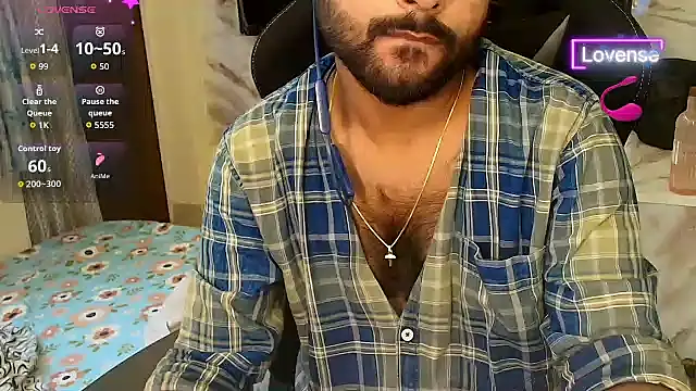 SilverShade3 live cam on StripChat