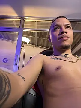 AlphaMasterXxx live sex cam
