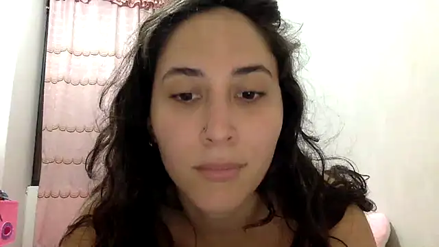 LatinDoll8 live cam on StripChat