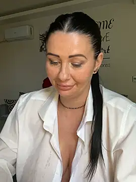 IRISWHITE17