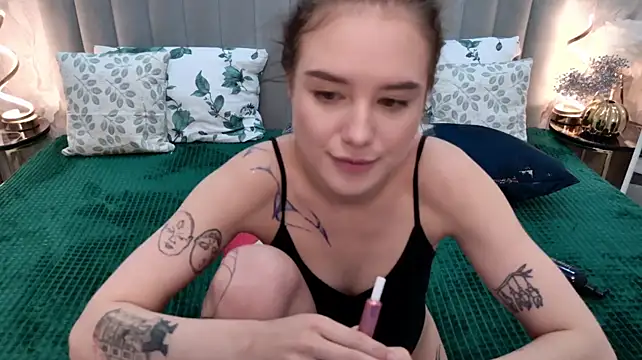 CarolineTenders live cam on StripChat