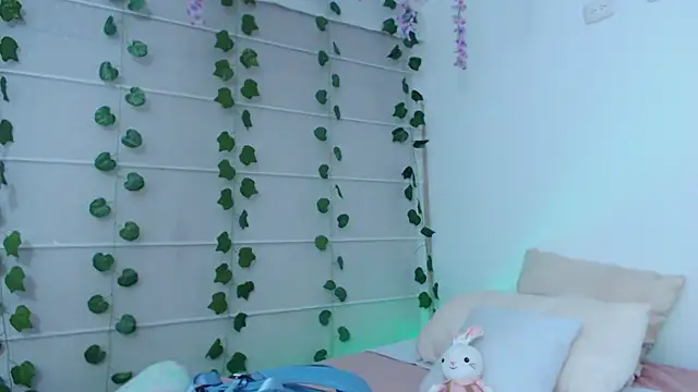 Sarabubbie live cam on StripChat