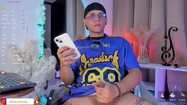 jhosepMoreno live cam on StripChat