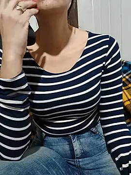 Lupita_sol live cam on StripChat