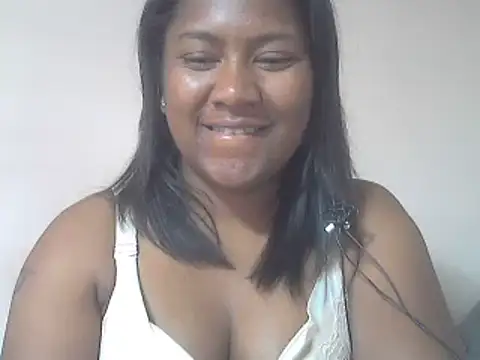 cutybigass live cam on StripChat