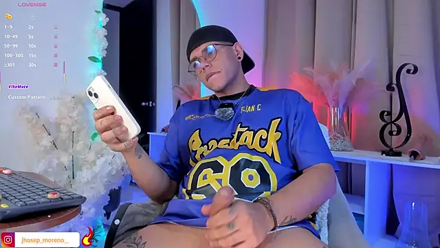 jhosepMoreno live cam on StripChat
