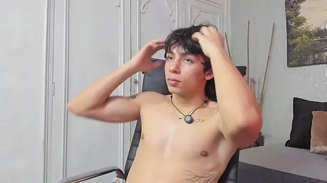 Tyler_durten live cam on StripChat