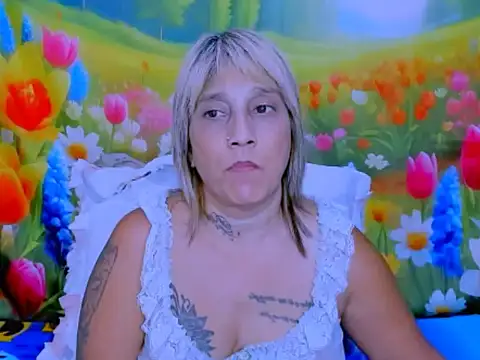 indianroxy live cam on StripChat